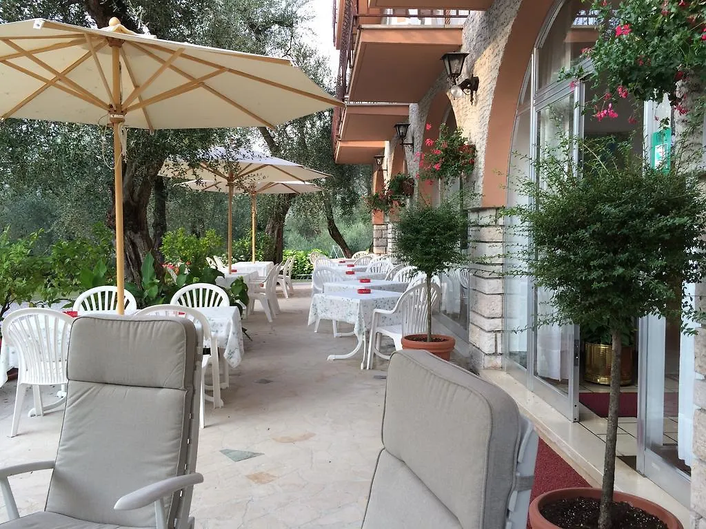 Hotel Zanetti Torri Del Benaco Italy