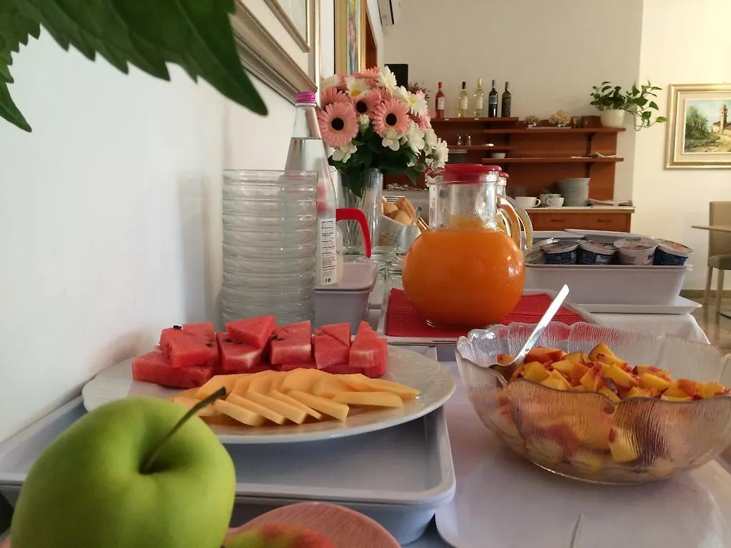 Hotel Zanetti Torri Del Benaco 0*,  Italy